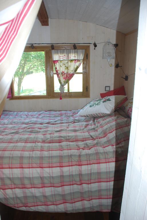 Combovin Maison D'Hotes Ainsi Soie T-Il الغرفة الصورة